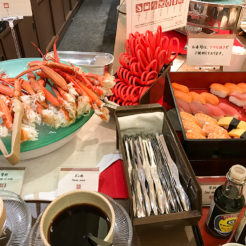 ブッフェ　寿司　カニ