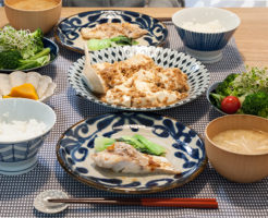 魚のムニエルと麻婆豆腐の食卓